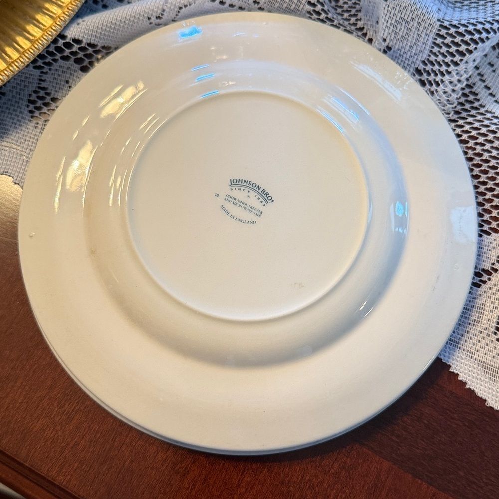 Johnson & Bros.  & Willow Since 1863 Made in England 8” plates (3) - Excellent - Picture 12 of 13